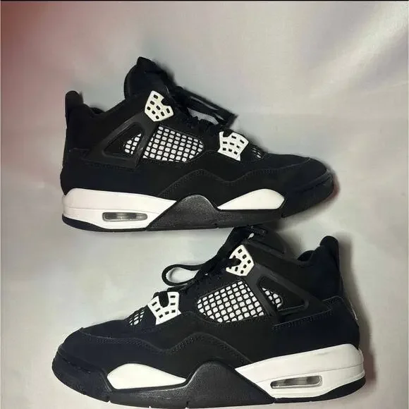 Size 7.5 - Nike Air Jordan 4 Retro White Thunder Men's Shoes